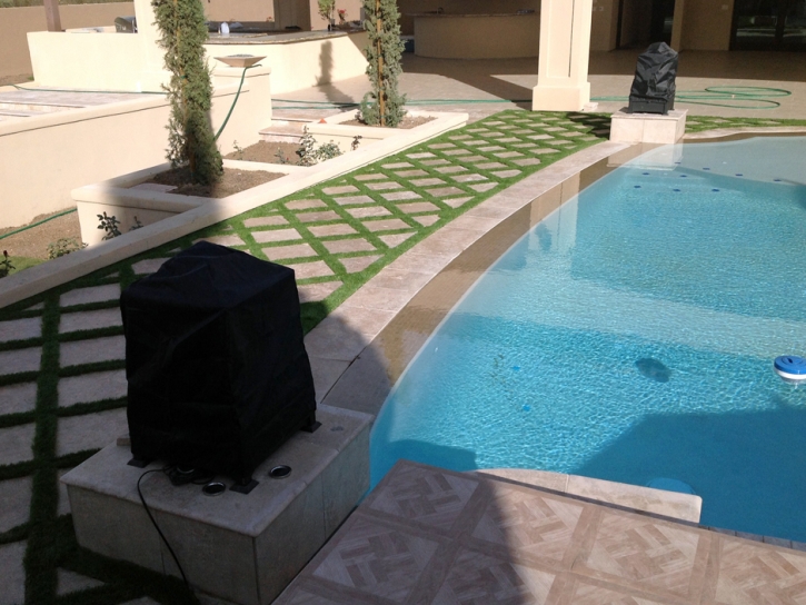 Green Lawn San Diego Country Estates, California Landscape Rock, Backyard Landscape Ideas